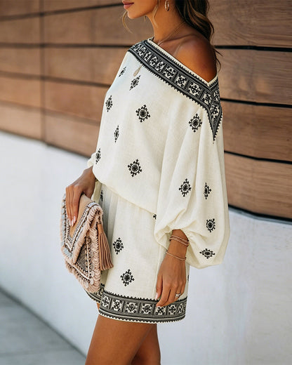 Women's Boho Vintage Print 2-Piece Set Off-Shoulder Lantern Sleeve Top and High-Waisted Shorts Casual Beach Vacation Outfit