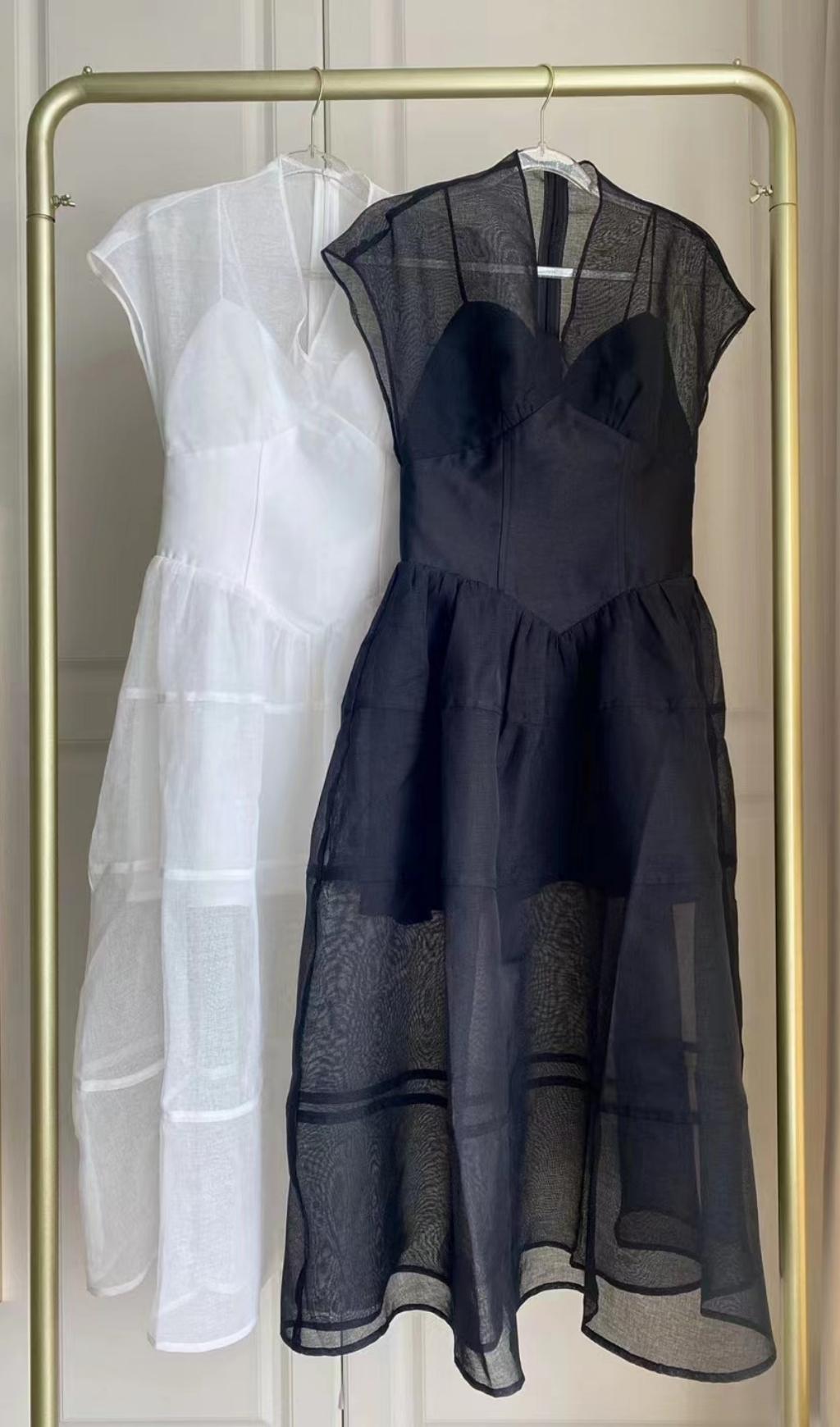 CHIIFFON MIDI DRESS IN BLACK