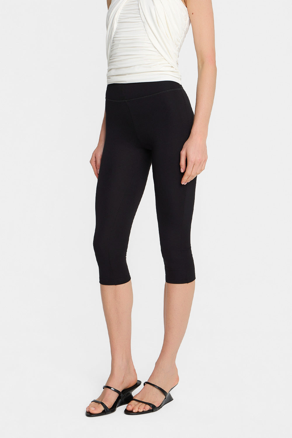 Miss Capri Black Leggings