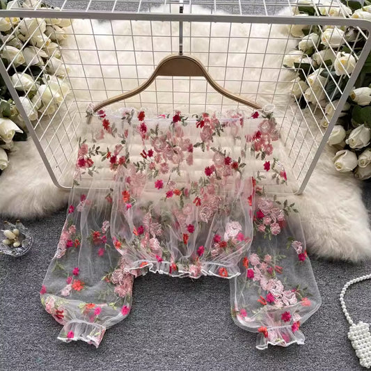 long-sleeved embroidery lace blouse with puff sleeves
