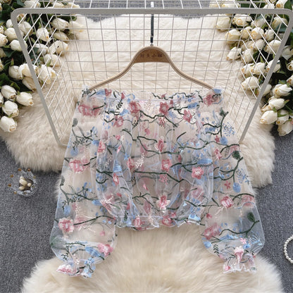 long-sleeved embroidery lace blouse with puff sleeves