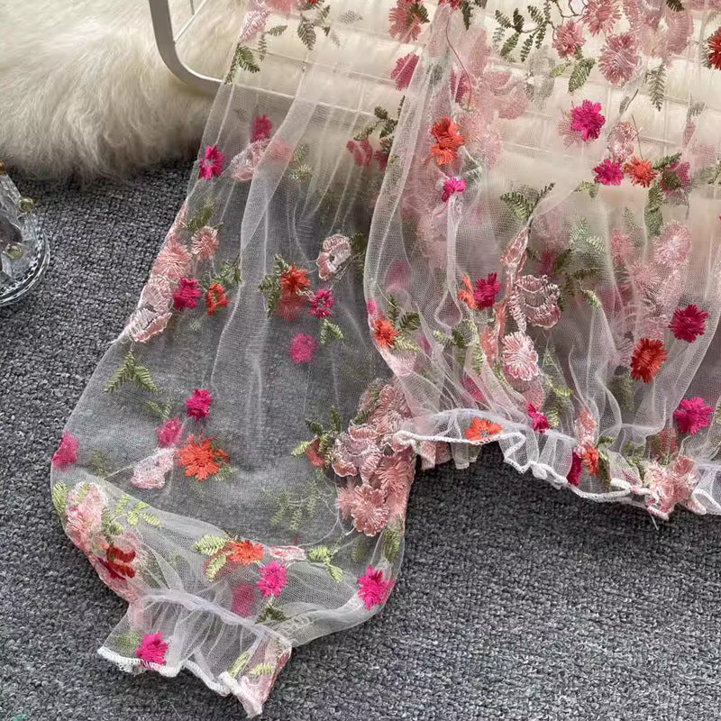 long-sleeved embroidery lace blouse with puff sleeves