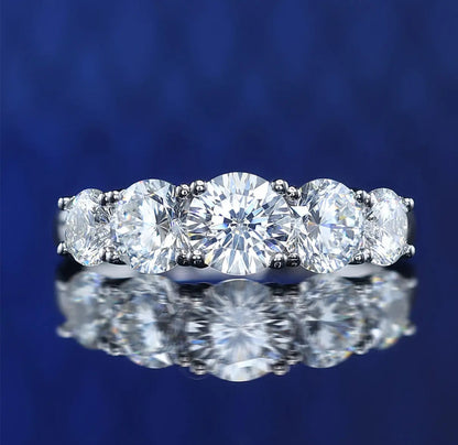 MOISSANITE SPARKLING DIAMOND RING