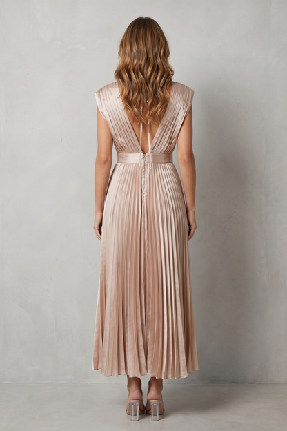 Veloria – Flowing pleated elegance – Midi dress