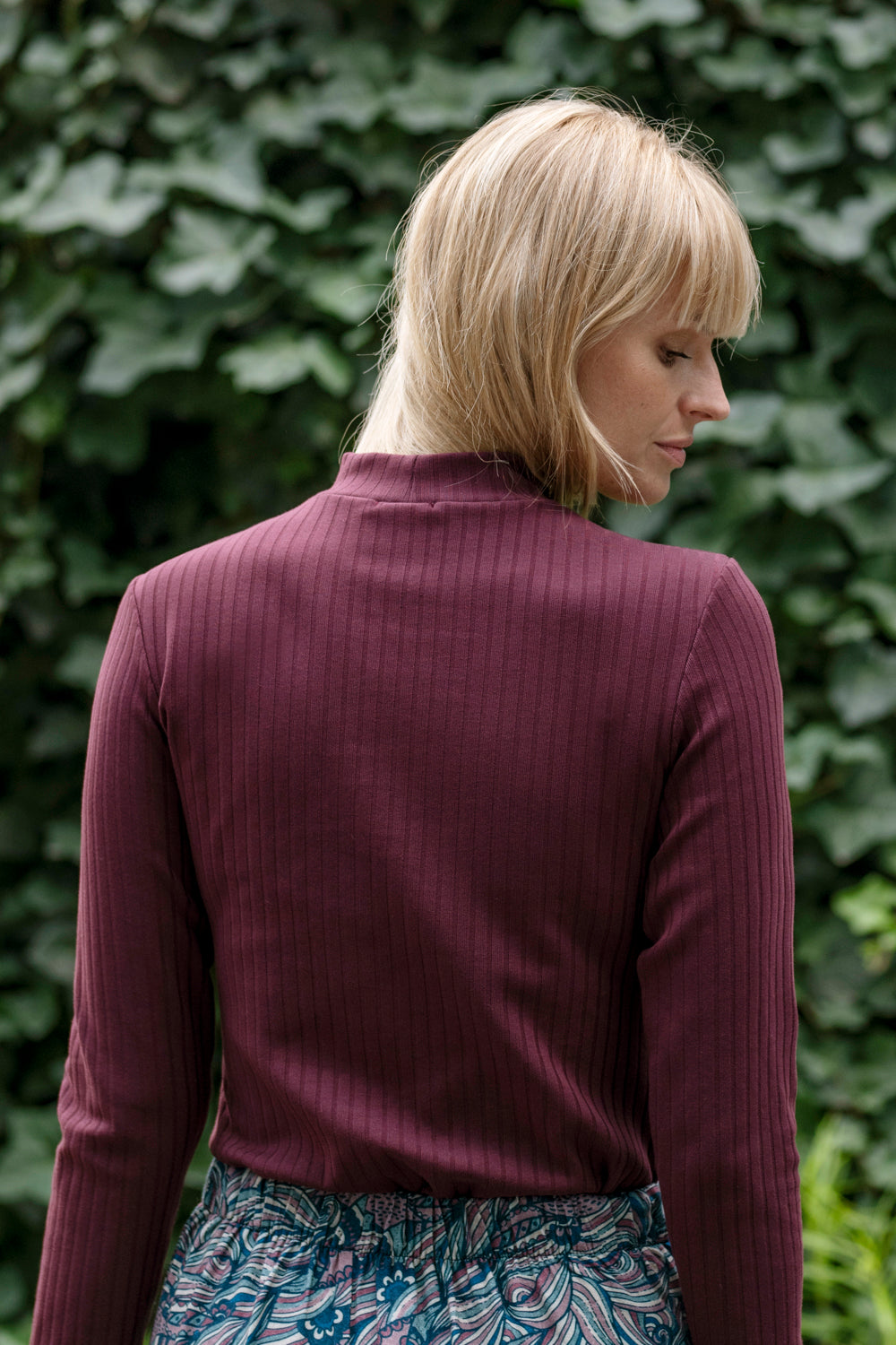 Echo ribbed cotton turtleneck – burgundy