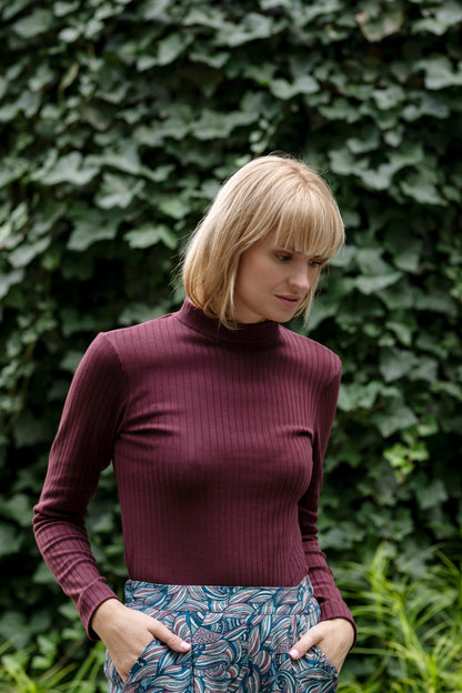 Echo ribbed cotton turtleneck – burgundy