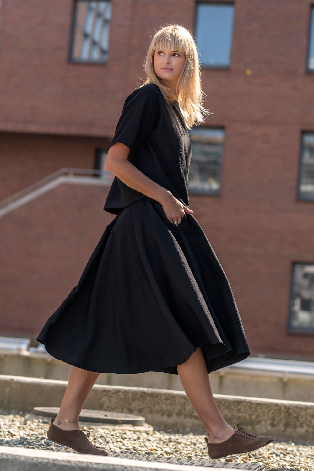 Echo Viscose Midi Skirt with Pockets – Black