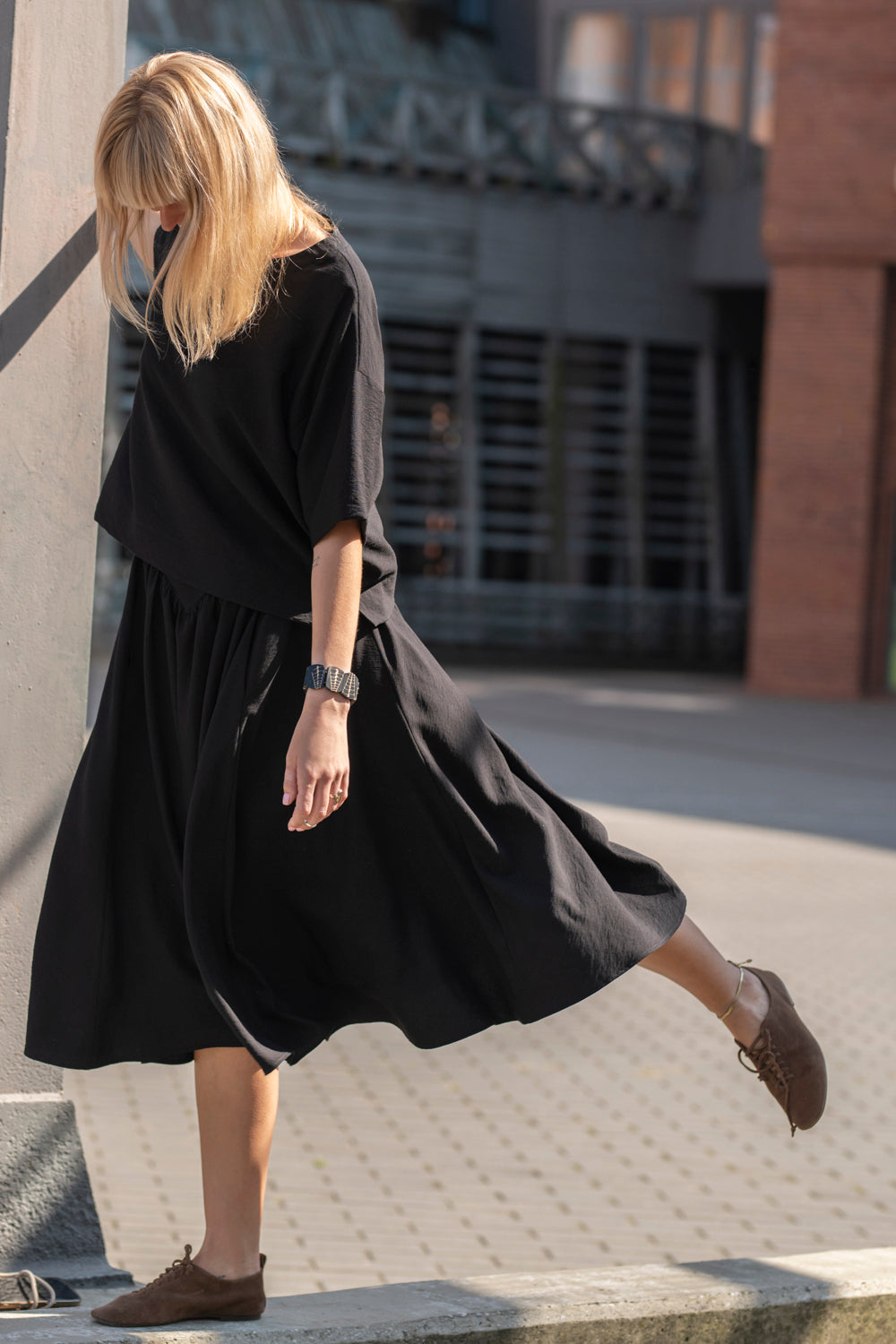 Echo Viscose Midi Skirt with Pockets – Black