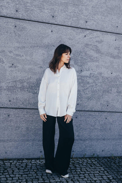 Echo oversize shirt made of viscose satin – cream