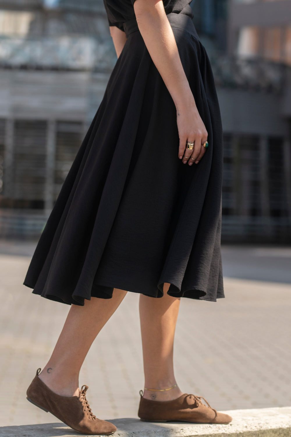 Echo Viscose Midi Skirt with Pockets – Black