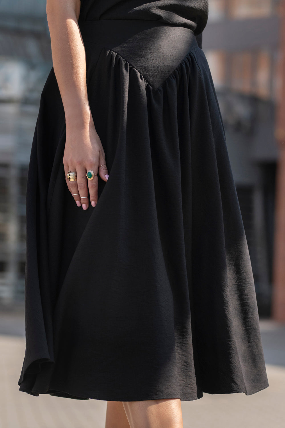 Echo Viscose Midi Skirt with Pockets – Black