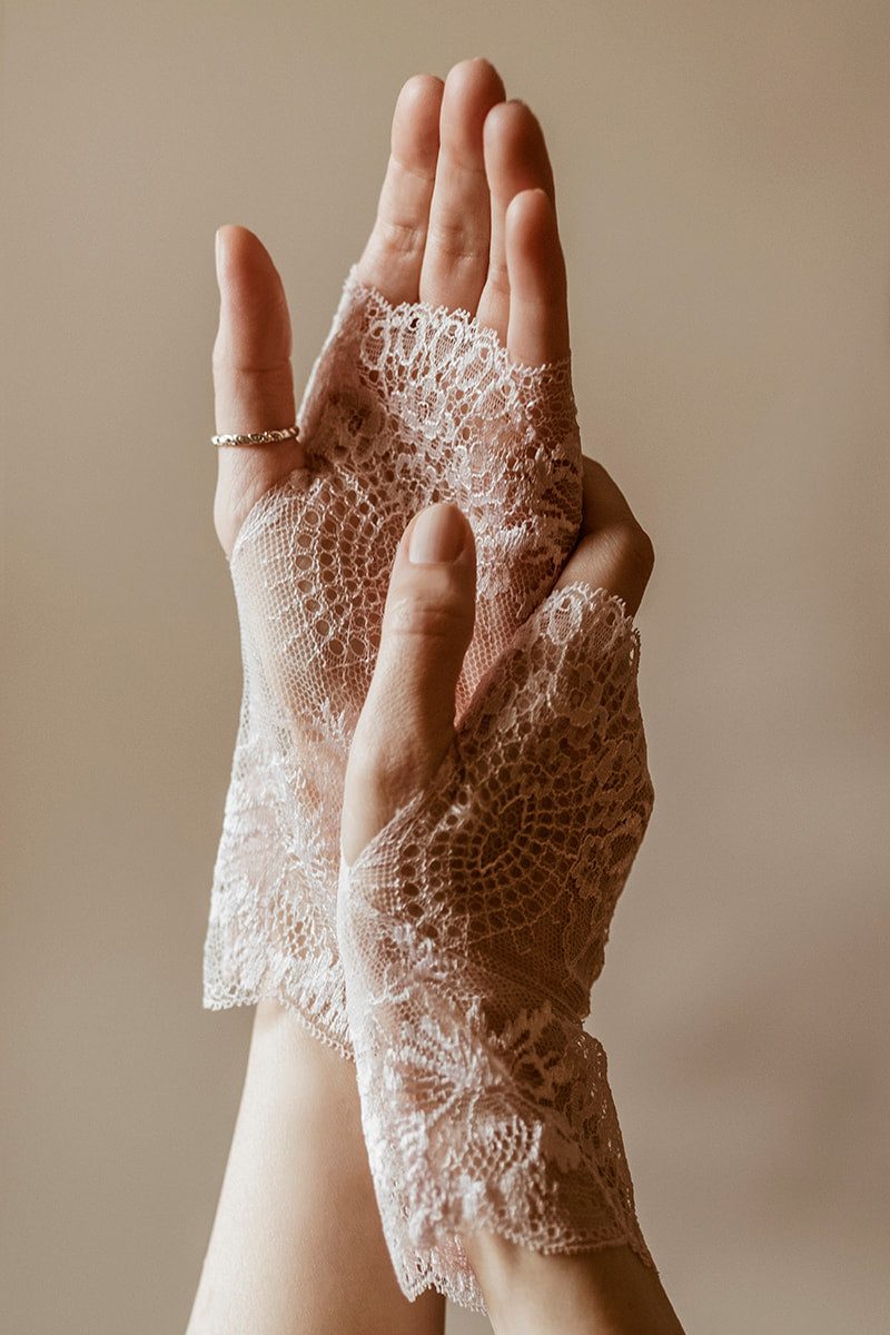 Lace gloves - Powdery Touch