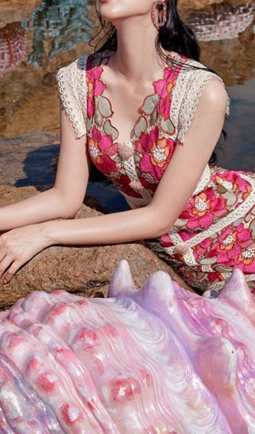 EMBROIDERY FLOWER BODYCON MIDI DRESS IN RED DRESS STYLE OF CB 