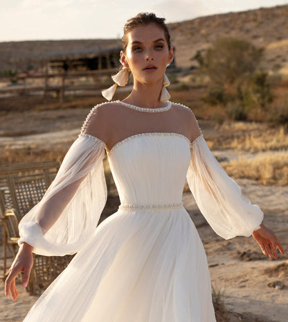 PUFFY SLEEVES WEDDING GOWN IN WHITE