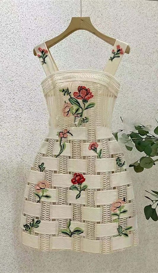 FLORAL PRINT STRAP MINI DRESS IN WHITE DRESS STYLE OF CB 