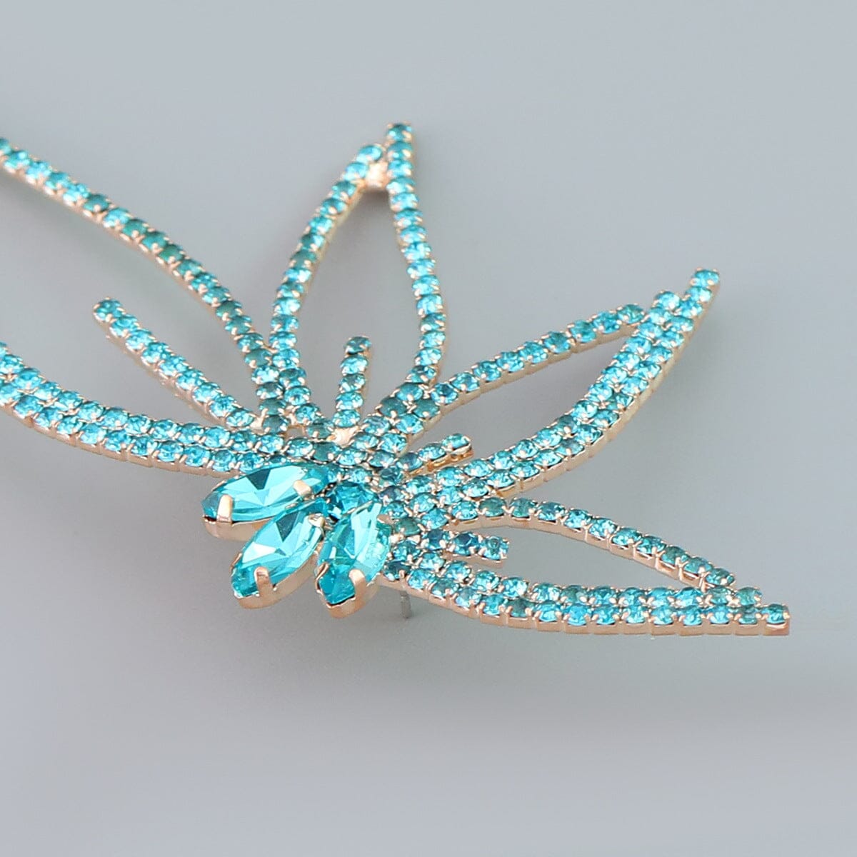 CRYSTAL FLOWER EARRINGS IN BLUE Earrings styleofcb 