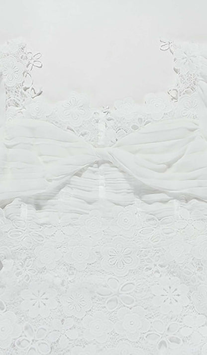 PUFF SLEEVE LACE MIDI DRESS IN WHITE DRESS STYLE OF CB 