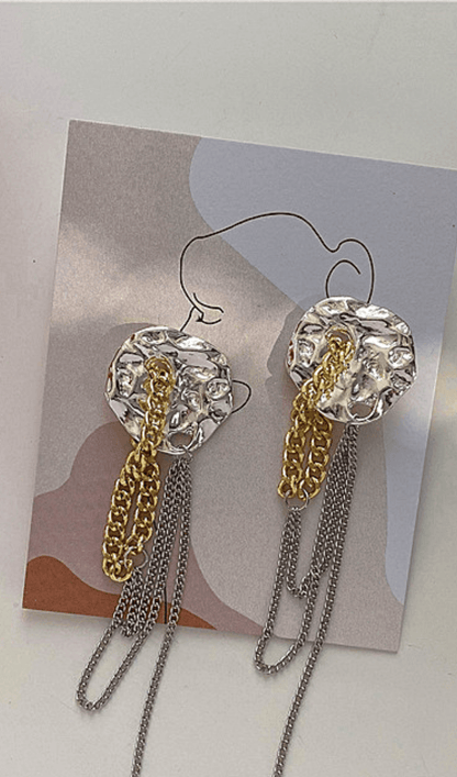 Tassel chain earrings.